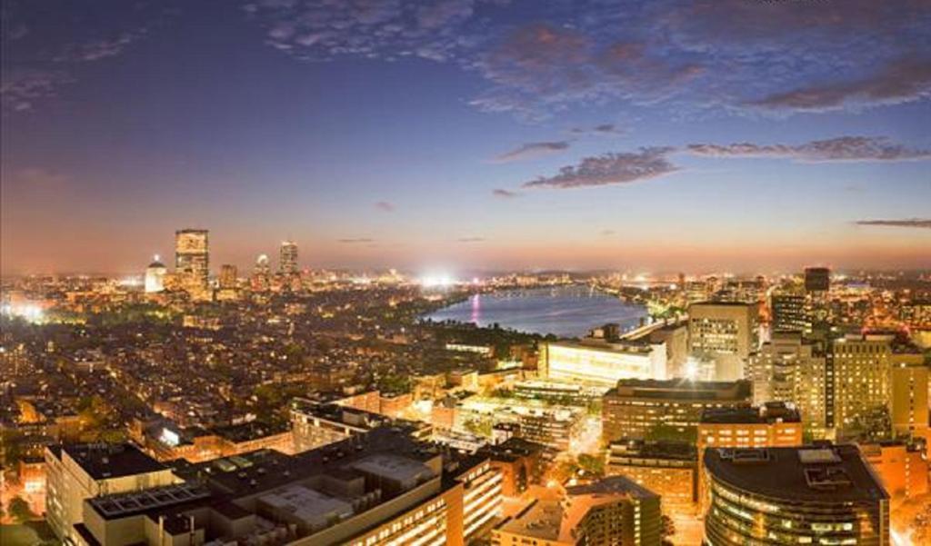 Global Luxury Suites At The Commonwealth Бостон Экстерьер фото