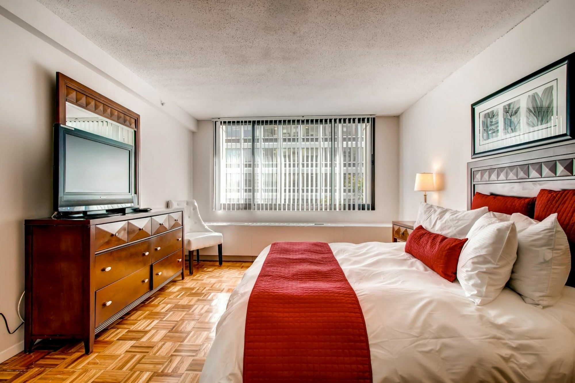 Global Luxury Suites At The Commonwealth Бостон Экстерьер фото